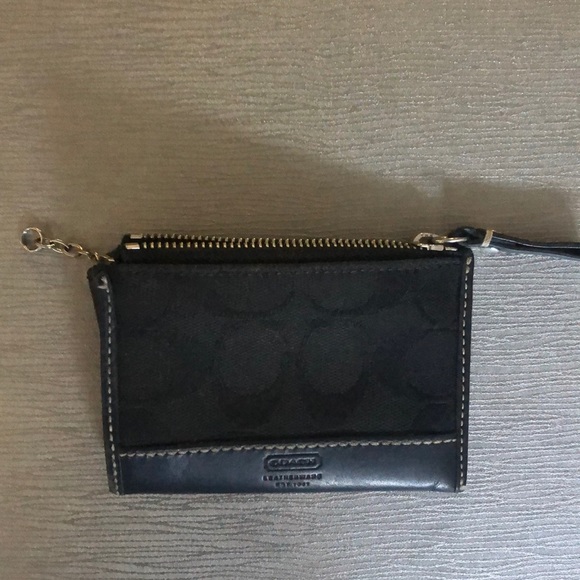 Coach change purse - Picture 3 of 3